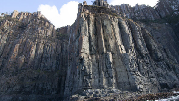 Cliffs at Bruny Island